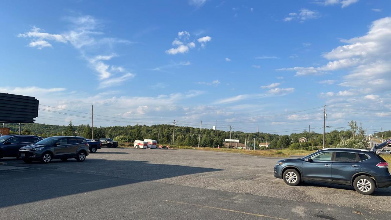 Lively Inn And Suites - Sudbury Naughton Esterno foto