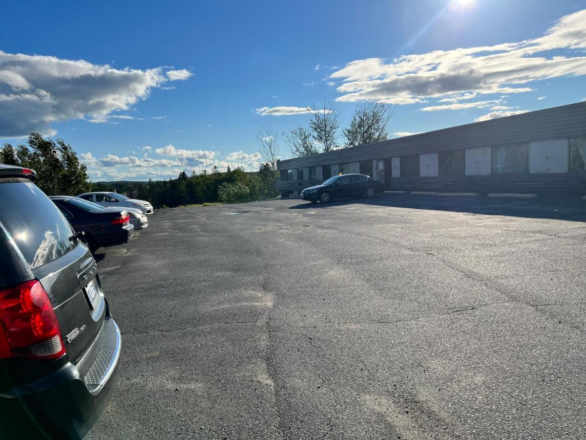 Lively Inn And Suites - Sudbury Naughton Esterno foto