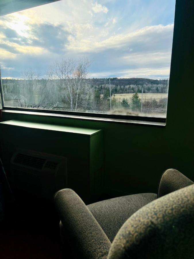 Lively Inn And Suites - Sudbury Naughton Esterno foto